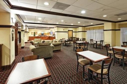 фото отеля Holiday Inn Express Hotel & Suites Grenada