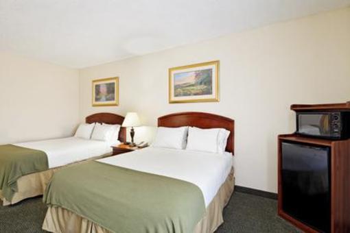 фото отеля Holiday Inn Express Hotel & Suites Grenada