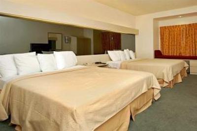 фото отеля Quality Inn at ASU-Airport