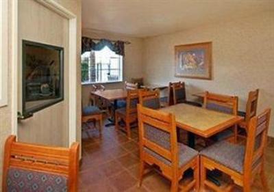фото отеля Quality Inn at ASU-Airport