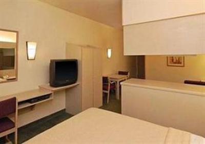 фото отеля Quality Inn at ASU-Airport