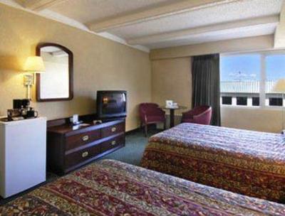 фото отеля Howard Johnson Plaza Hotel Anchorage