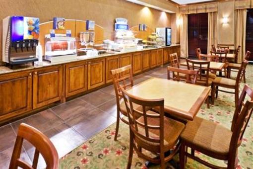фото отеля Holiday Inn Express Hotel & Suites Irving North-Las Colinas