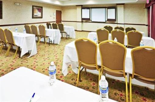 фото отеля Holiday Inn Express Hotel & Suites Irving North-Las Colinas