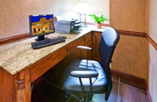 фото отеля Holiday Inn Express Hotel & Suites Irving North-Las Colinas