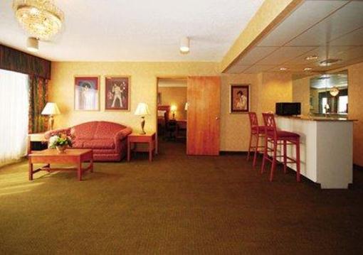 фото отеля Clarion Inn & Summit Center