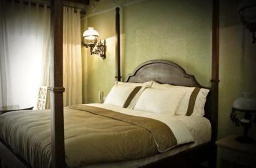 фото отеля Joaquin's Bed and Breakfast