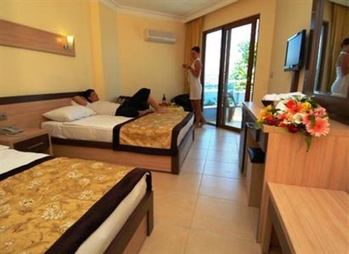 фото отеля Caretta Beach Hotel