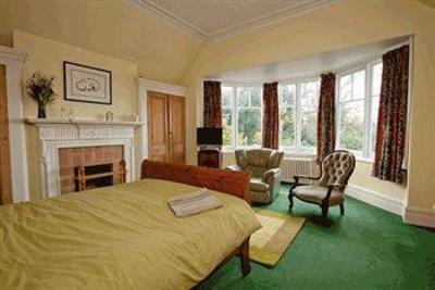 фото отеля Heatherbank Bed and Breakfast Camberley
