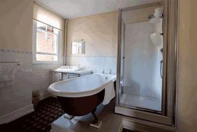 фото отеля Heatherbank Bed and Breakfast Camberley
