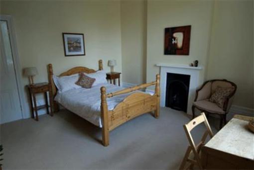 фото отеля Heatherbank Bed and Breakfast Camberley