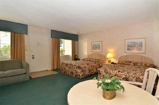 фото отеля Inn at Deep Canyon