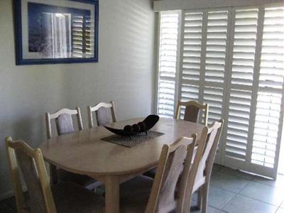фото отеля Dockside Apartments Mooloolaba