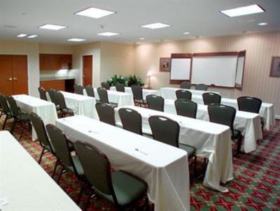 фото отеля Holiday Inn Express Hotel & Suites Erie Summit Township