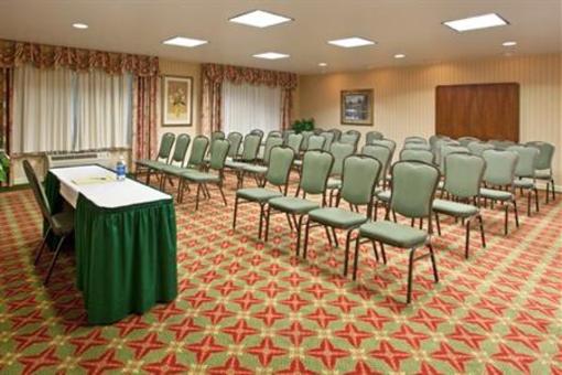 фото отеля Holiday Inn Express Hotel & Suites Erie Summit Township