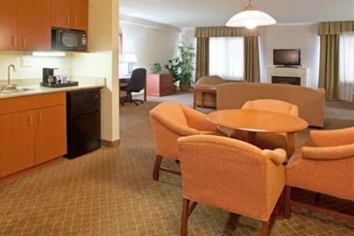 фото отеля Holiday Inn Express Hotel & Suites Erie Summit Township