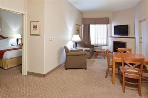 фото отеля Holiday Inn Express Hotel & Suites Erie Summit Township