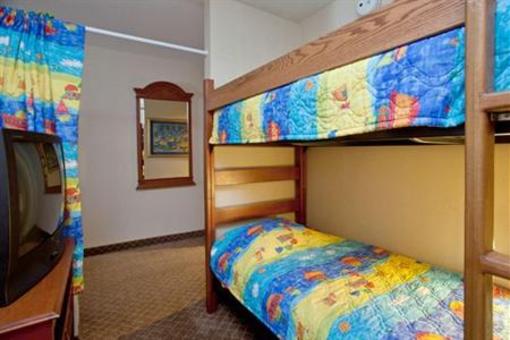 фото отеля Holiday Inn Express Hotel & Suites Erie Summit Township