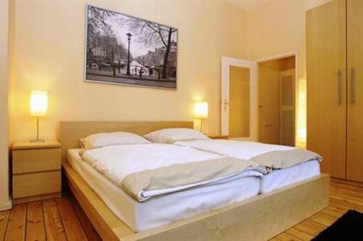 фото отеля Bearlin City Apartment Olivaerplatz Berlin