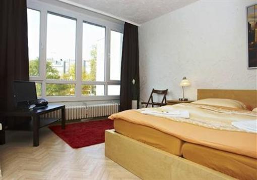 фото отеля Bearlin City Apartment Olivaerplatz Berlin