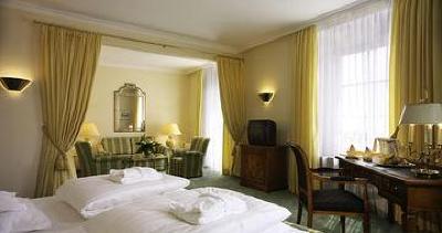 фото отеля Hotel Bayerischer Hof Lindau