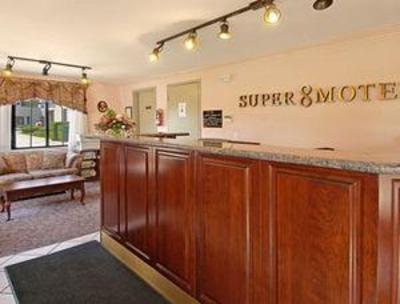 фото отеля Super 8 Guelph Kitchener Waterloo Area