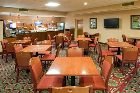 фото отеля Holiday Inn Express Easton