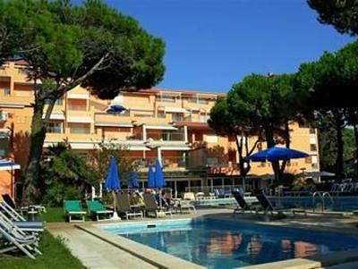 фото отеля Versilia Palace Hotel