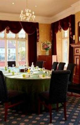 фото отеля Coed-Y-Mwstwr Hotel Bridgend