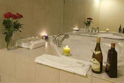 фото отеля Quality Hotel Champlain Waterfront