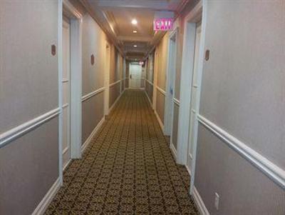 фото отеля Quality Hotel Champlain Waterfront
