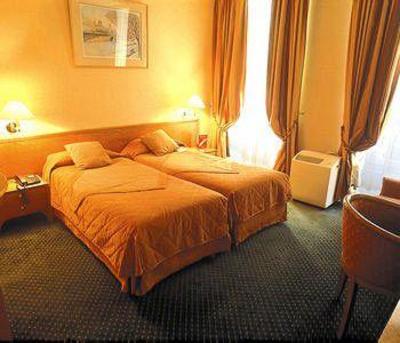 фото отеля Washington Paris Hotel