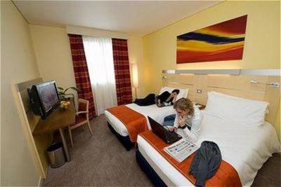 фото отеля Holiday Inn Express Bergamo West