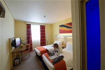 фото отеля Holiday Inn Express Bergamo West