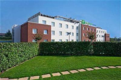 фото отеля Holiday Inn Express Bergamo West