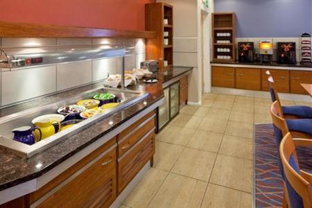 фото отеля Holiday Inn Express Leicester Walkers Stadium