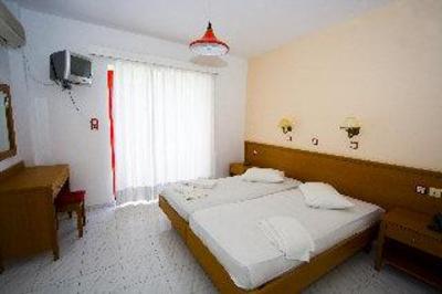 фото отеля Lenaki Apartments