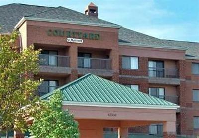 фото отеля Courtyard by Marriott Dulles Town Center