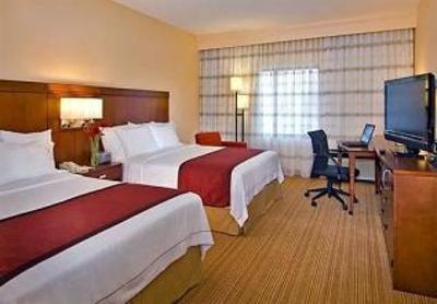 фото отеля Courtyard by Marriott Dulles Town Center