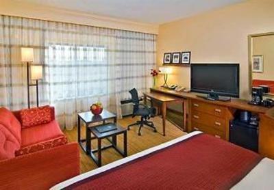 фото отеля Courtyard by Marriott Dulles Town Center