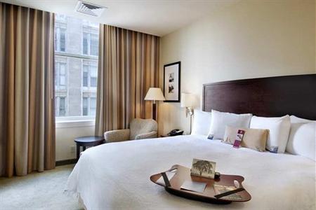 фото отеля Hampton Inn & Suites Baltimore Inner Harbor