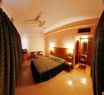 фото отеля Hotel Dolphin Jalandhar