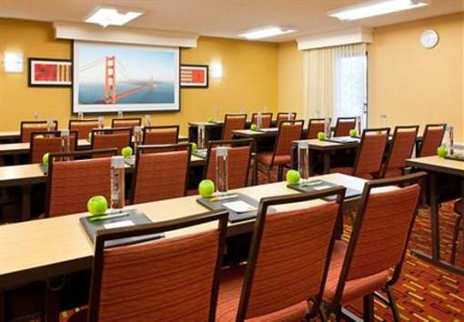 фото отеля Courtyard by Marriott San Francisco Airport - San Bruno