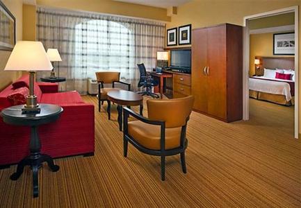 фото отеля Courtyard by Marriott Stamford Downtown