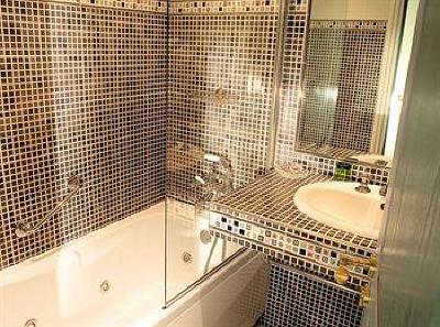 фото отеля Hotel Herve Garrapit Villeneuve-de-Marsan