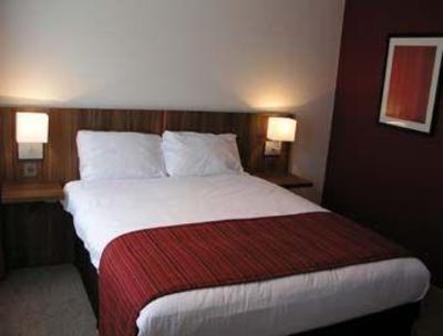 фото отеля Days Hotel Hounslow-Heathrow East