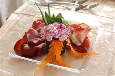 фото отеля Wellness & Family Hotel Shandranj
