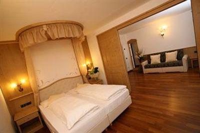 фото отеля Wellness & Family Hotel Shandranj