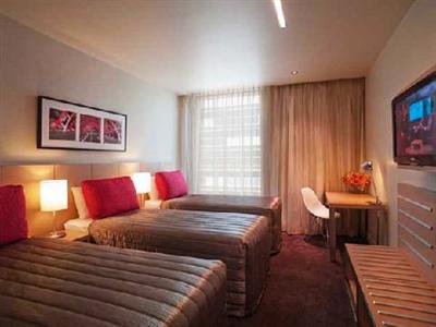 фото отеля Travelodge Docklands