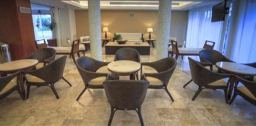 фото отеля Ocean Breeze Golf Hotel